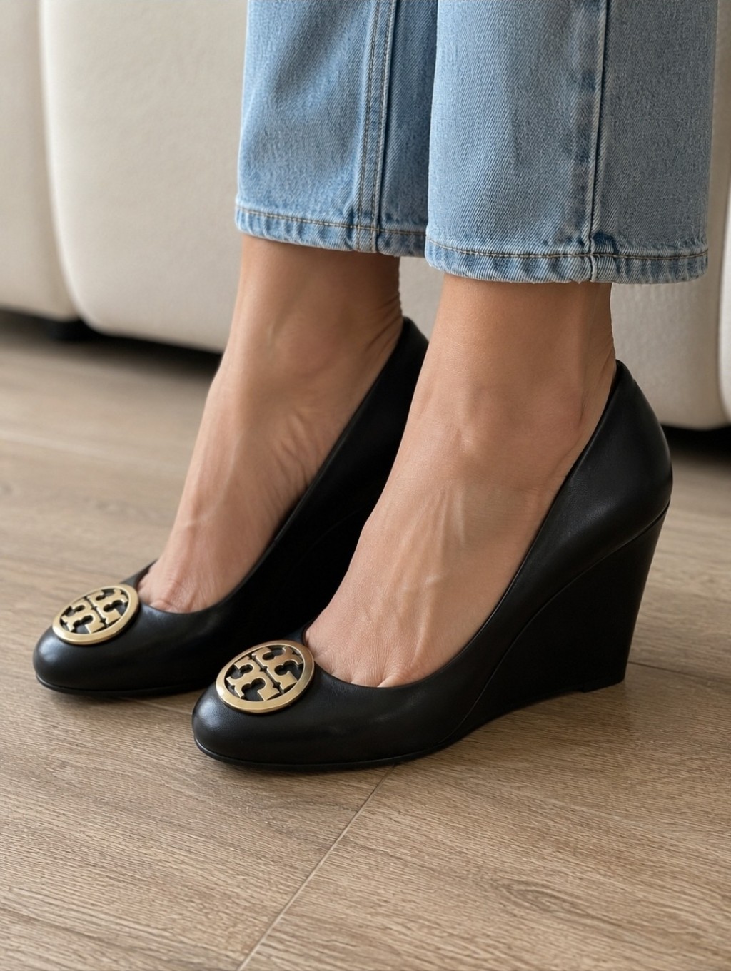 Tory Burch Black Leather Wedge Pumps Gold Logo Medallion Size 8